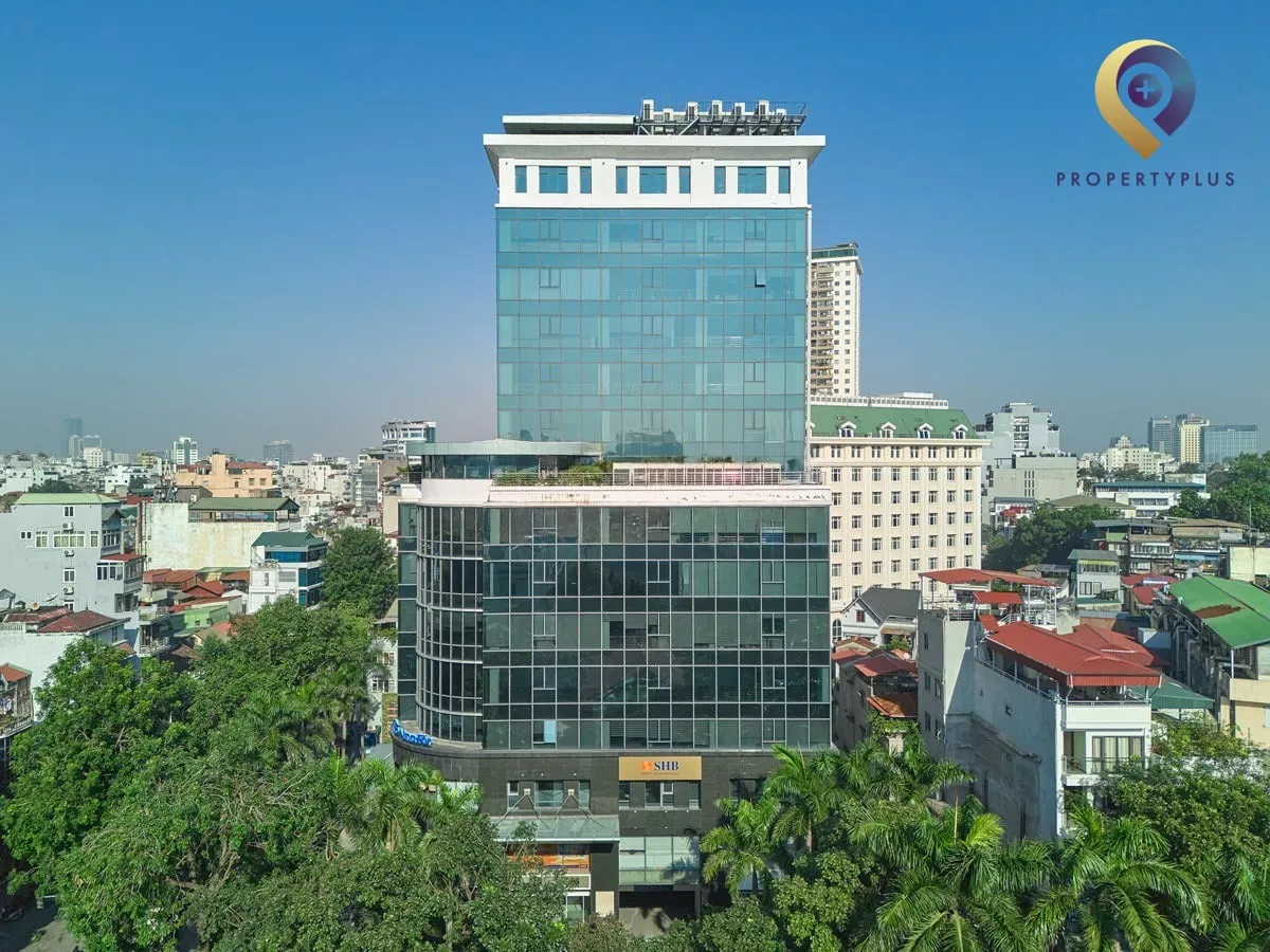 Toàn cảnh tòa nhà Vinafor Building nhìn từ trên cao tại quận Hai Bà Trưng, Hà Nội.